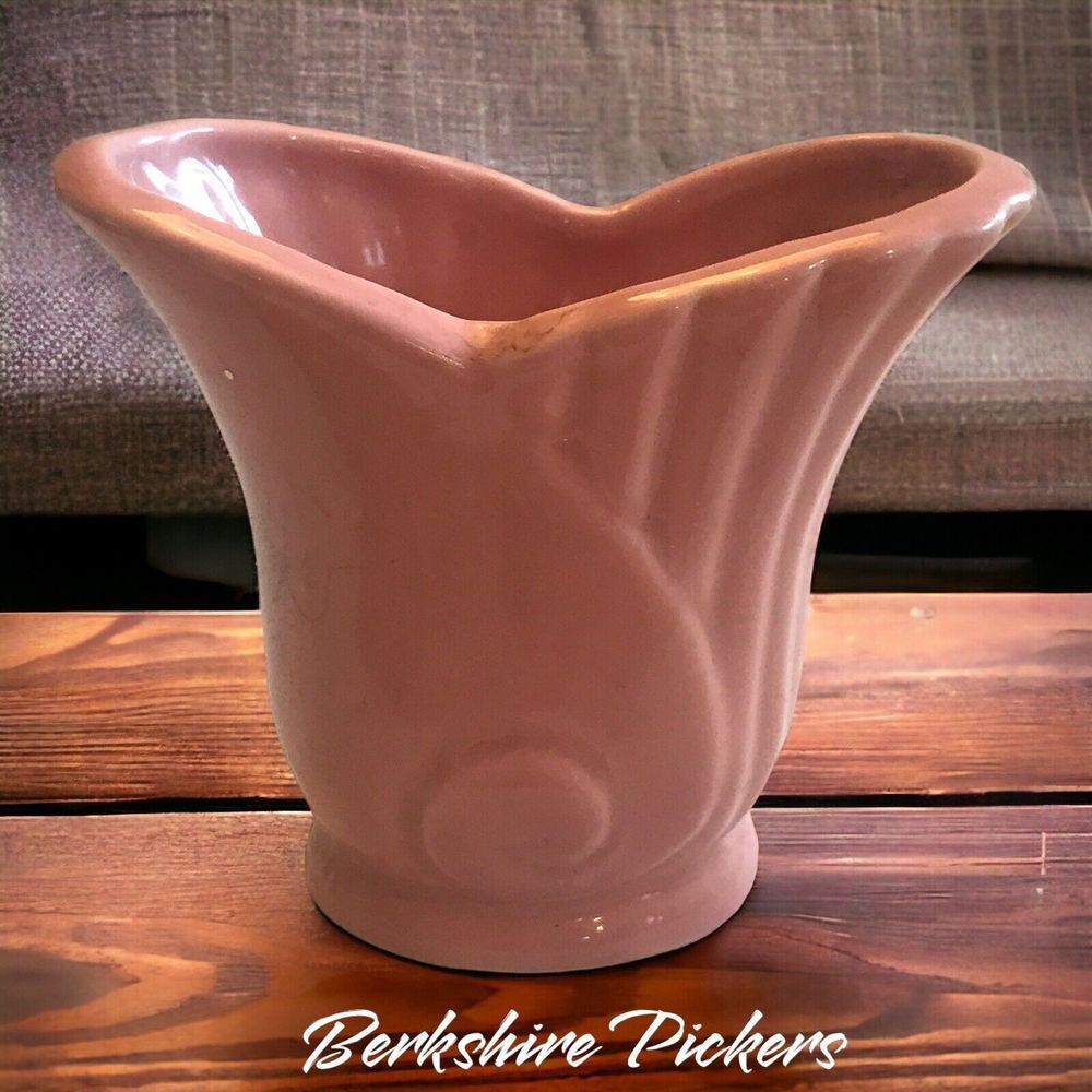 Vintage Mid Century Ceramic Sea Shell Design Pink Pottery Vase‎